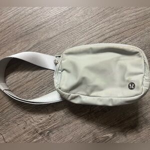 Gray Lululemon belt bag OG version